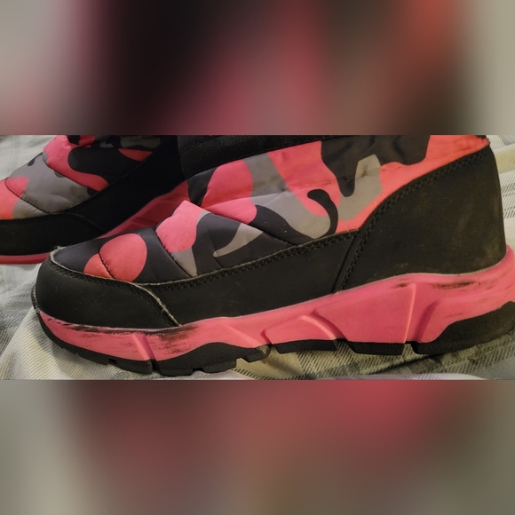 Big kid size 5 Mishansha snow boot - Picture 8 of 15